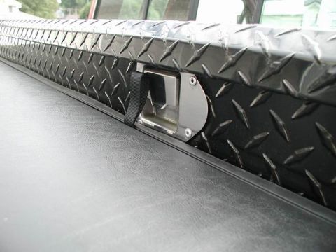 1990 Ford F-250 - Right side; this strap won't annoy me as I never use that side.