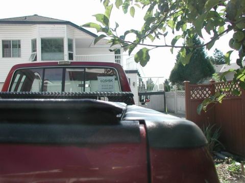 1990 Ford F-250 - Looking up the righ rail.