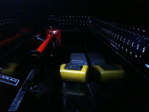 1990 Ford F-250 - Not the brightest, but there is enought light to see what is going on.