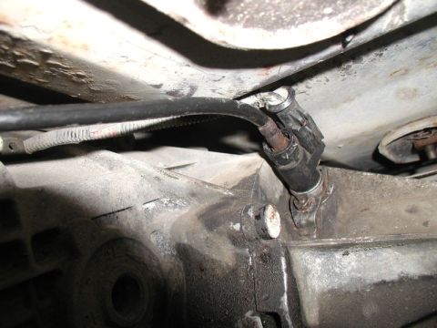 1990 Ford F-250 - A tight fit.