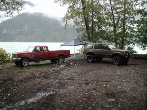 1990 Ford F-250 - Lunch by the lake.