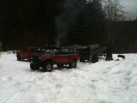1990 Ford F-250 - We went back down to the Mamaquam River for lunch, and Indir decided to swap out his axle shaft.