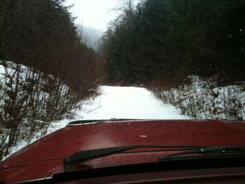 1990 Ford F-250 - After lunch I lead the way up the Mamquam FSR. The snow was wet, and Clifford's skinny E rated tires sucked. If I stayed in 4-lo and crawle…
