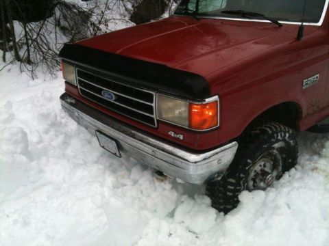 1990 Ford F-250 - I got hung up and couldn't move. Doug and I did a little shoveling, but Indir was soon to my rescue.
