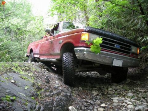 1990 Ford F-250 - After some creative driving, he makes it unscathed.