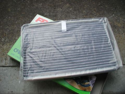 2002 Pontiac Grand Prix - Been almost three years (currently @ 300,009 km), so time to change the cabin filter.