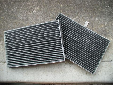 2002 Pontiac Grand Prix - Bottom of filter: new on the left, old on the right.