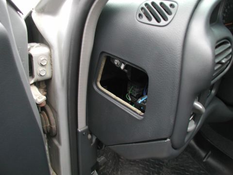 2002 Pontiac Grand Prix - Remove the access cover on the left side of the dash.
