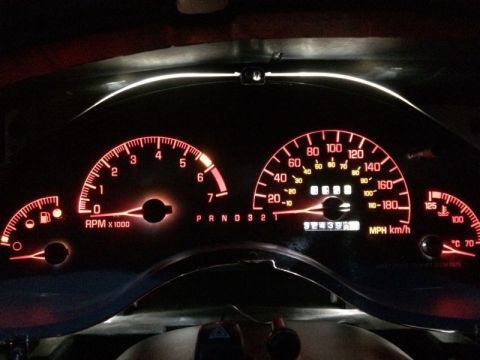2002 Pontiac Grand Prix - Car off, park lights on, signals not lit.