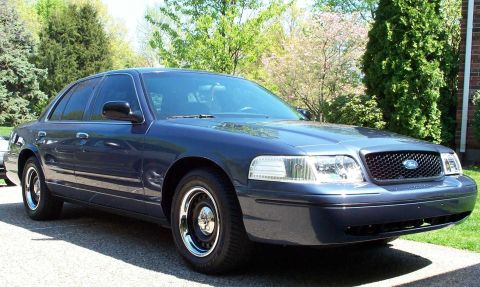 1998 Ford Crown Victoria - A few pics taken after adding 1 coat of Zaino.