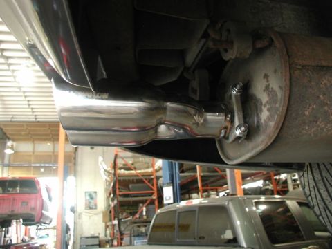 2002 Pontiac Grand Prix - Final assembly.