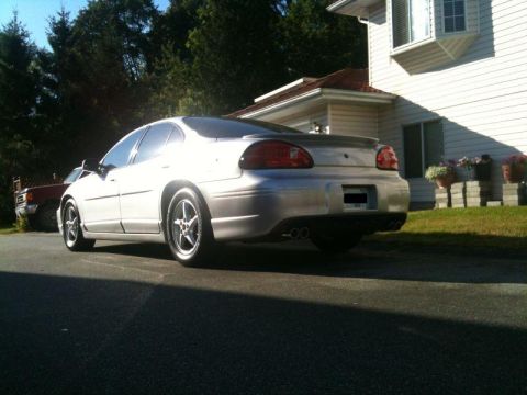2002 Pontiac Grand Prix - Couple of crappy cel-phone pics.