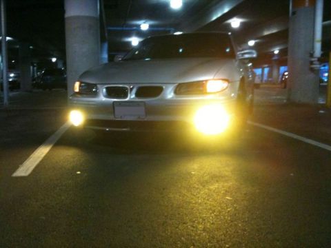 2002 Pontiac Grand Prix - Just some pictures of the yellow fog lights.