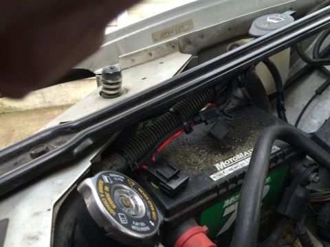 2002 Pontiac Grand Prix - Power wire is the same as before.