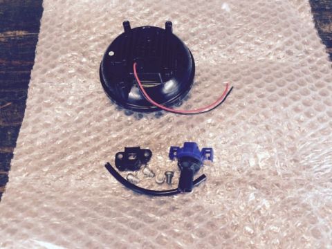 2002 Pontiac Grand Prix - Remove the screws, mounting piece and the plug.