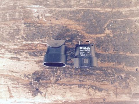 2002 Pontiac Grand Prix - Wiggle the two pieces until the wires break.