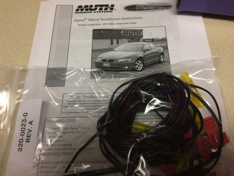 Muth signal mirrors, H-mod harness and Signal Mate's.