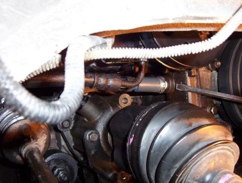 2002 Pontiac Grand Prix - Images of where the factory oil pressure sender is.