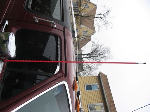 1989 Ford Bronco - crap, forgot to rotate picture! These are the new Cobra High Gear tunable antennas