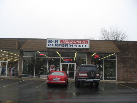 1989 Ford Bronco - couple of photos in front of my favorite shop B&B Auto, in East Haven CT>!!! The Best Joint for 4x4's in CT