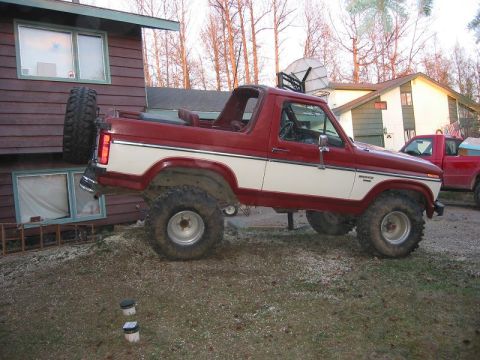 1985 Ford Bronco - Before Solid Axle Sawp - Passanger Side