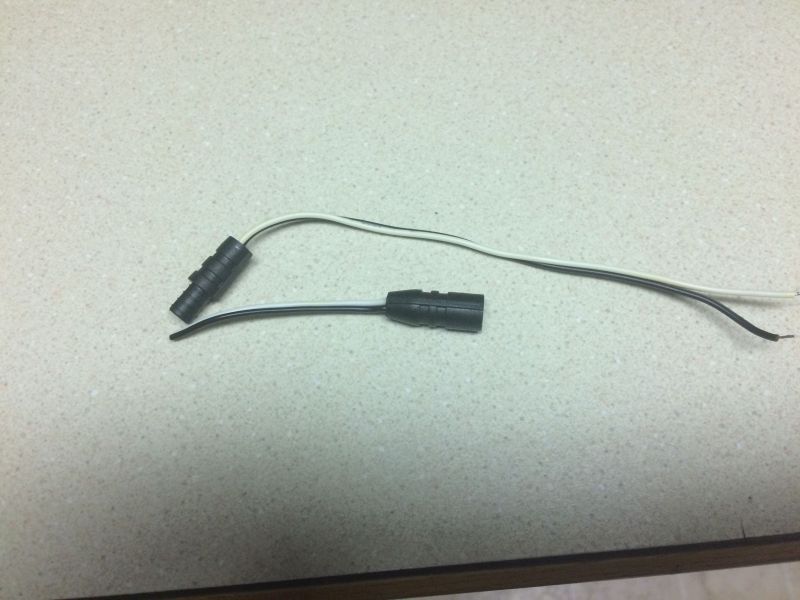 Had this 2 pin plug left over from a previous project; connected it to the right side wiring.
