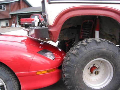 1985 Ford Bronco - Close up view. Probably could have hit the bumper with the tires, but didn't want to accidently hit the car.