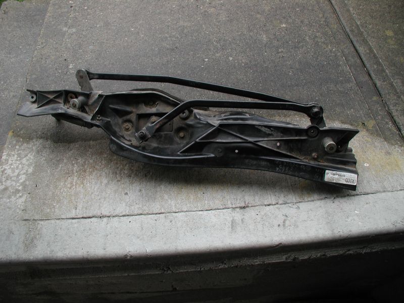 The '94 wiper module assembly.