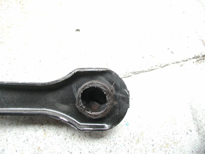 Close up of my old (left) bushing.