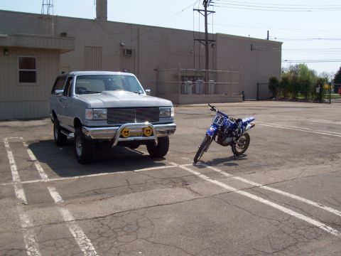 1990 Ford Bronco - poser action with my dirtbike
