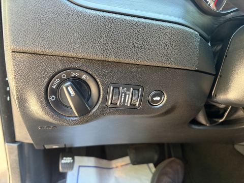 2001 Ford Crown Victoria photo