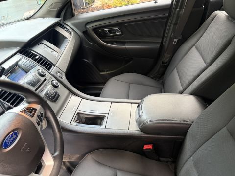 2001 Ford Crown Victoria photo