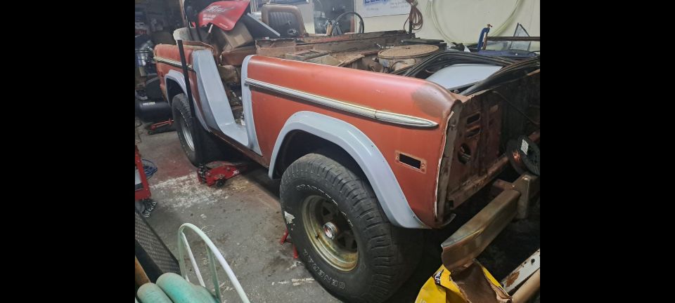 1996 Ford Bronco “ICEBRONCO (Grinch)” photo