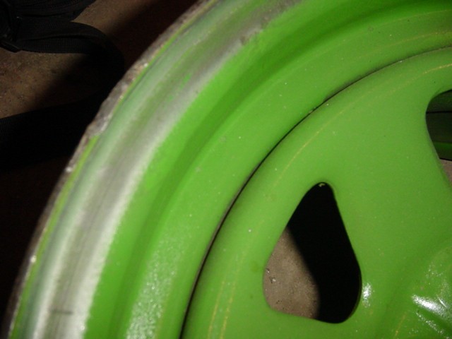 Green beadlock wheel with Supermotors logo