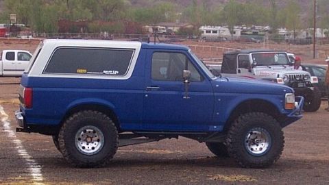 1990 Ford Bronco - Moab 4/04 - go fast Bronco