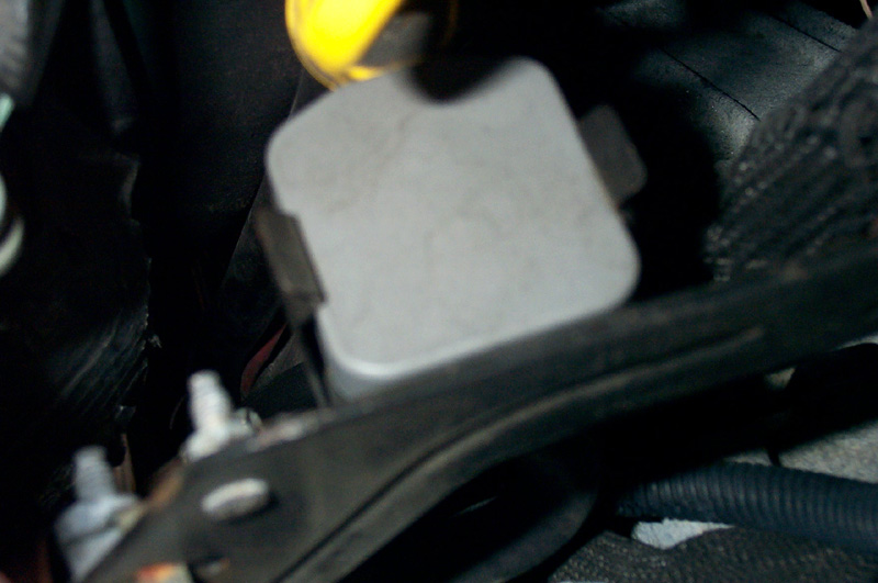 This is a lousy pic of my DPFE sensor mounted on the rear of my '00 intake