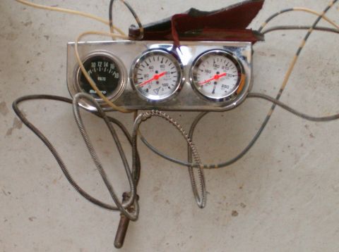 1979 Ford Bronco - Gauges I found at the scrap yard. Oil pressure- works Temp - dont think works Volts - Works