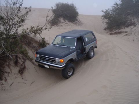 1989 Ford Bronco - sand crawling