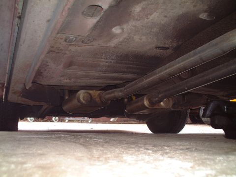 1967 Ford Galaxie - Exhaust pipes straight back to the mufflers