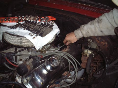 1967 Ford Galaxie - Removing valve covers