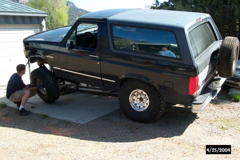 1996 Ford Bronco - First axle flex test. I was limited due to the rear tire stuffing, and not having enough clearence yet. I still have to trim the fenders a…