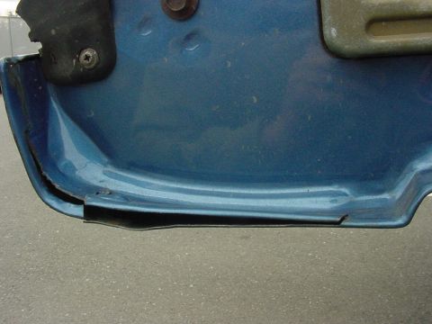 1991 Ford Bronco - Crappy tailgate weld