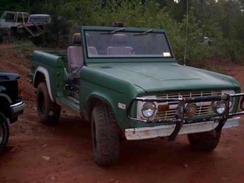 1972 Ford Bronco - This 1972 Ford Bronco is ready for off-road adventures, with its doors removed and a brush guard on the front.