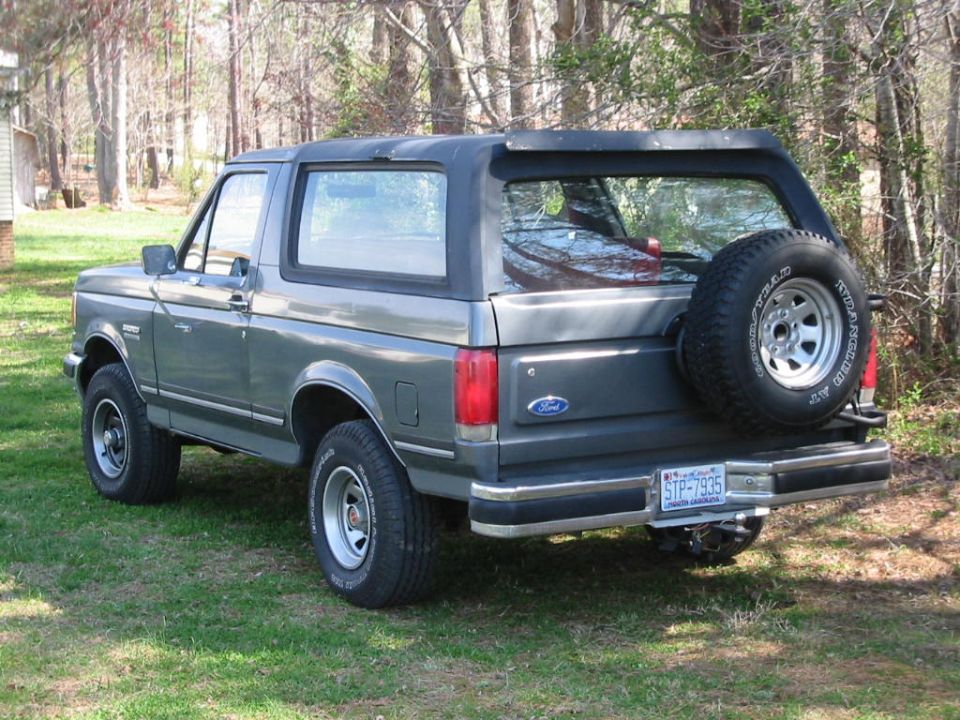 1990 Ford Bronco “Bumpin' Bronco”