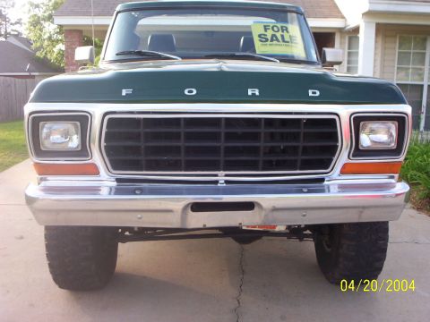 1978 Ford Bronco - FRONT VIEW