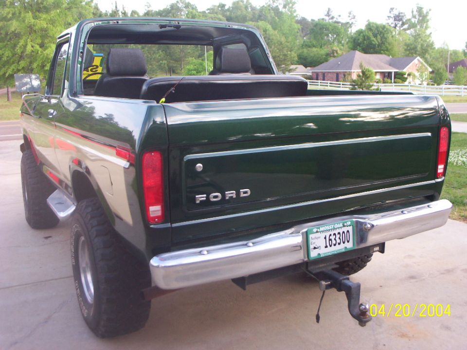 REAR TAILGATE WITH NEW SEALS