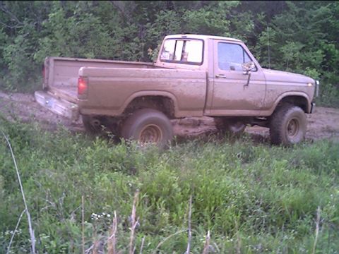 1983 Ford F-150 - making a new set of ruts.