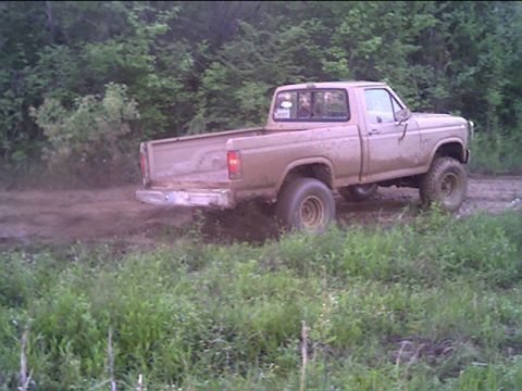 1983 Ford F-150 - you got to love posi.