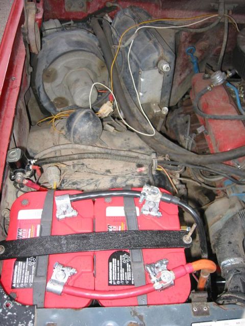 1985 Ford Bronco - Dual battery set up completed. My M12,000 now has enough power to twist the frame. It never could do that with the weak ass napa batteries.