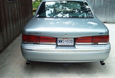 1996 Ford Crown Victoria photo